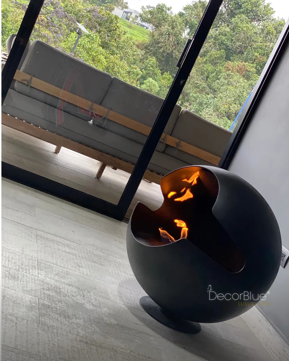 Esfera ecológica negra