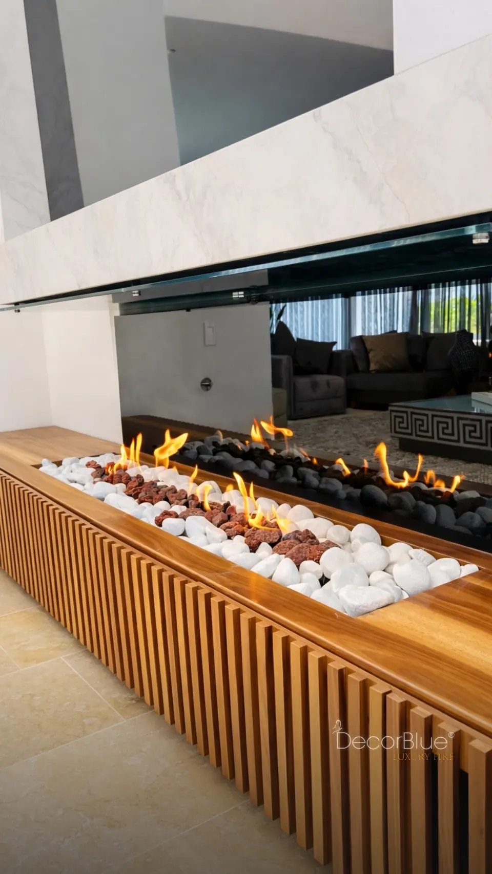Chimenea prediseñada en una sala moderna, foto 9